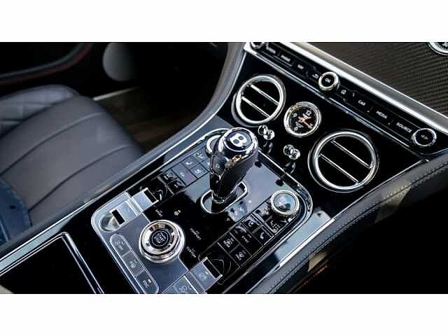 11:Bentley Continental GT V8, Coupe, Dragon Red II, Bentley Edinburgh